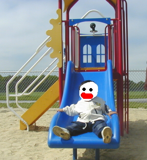 小さい子向け遊具。まる赤2歳ごろ