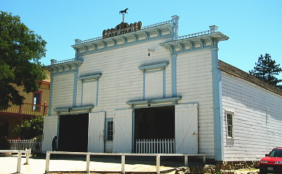 vUEXeCuY Plaza Stables