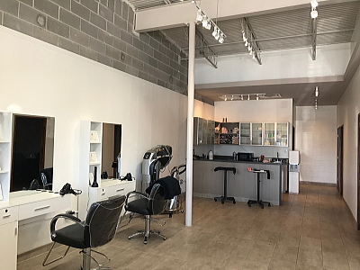 Arukas Hair 店内